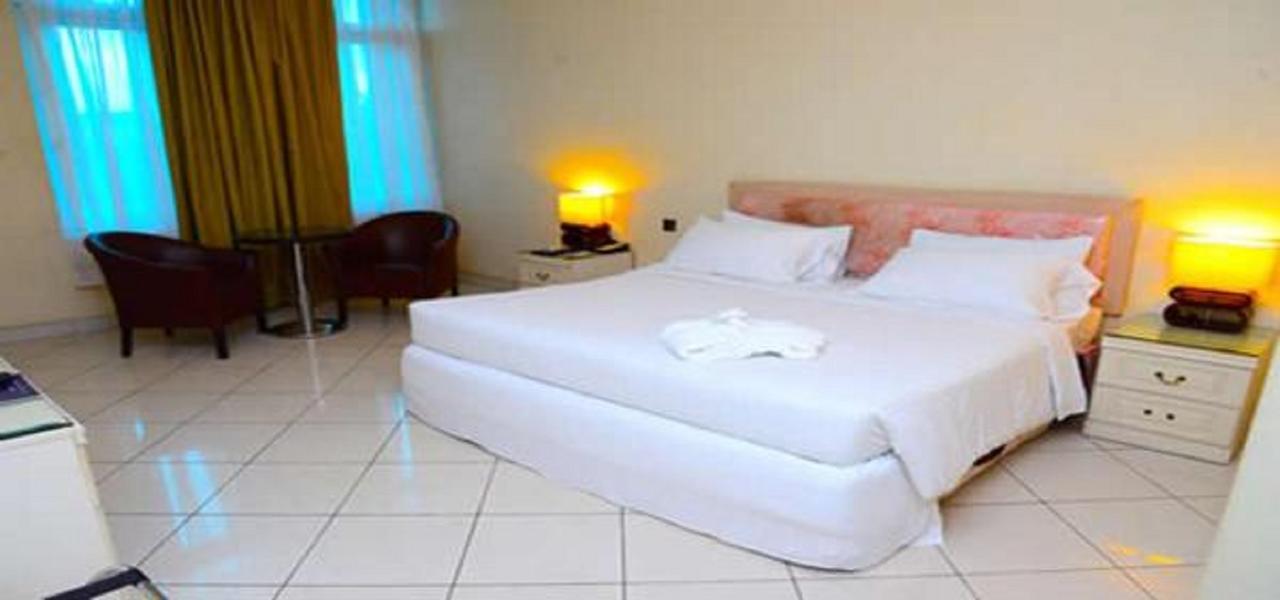 Golden Royale Hotel Enugu Bagian luar foto