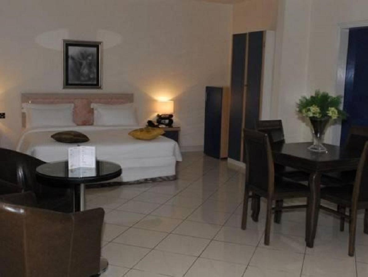 Golden Royale Hotel Enugu Bagian luar foto