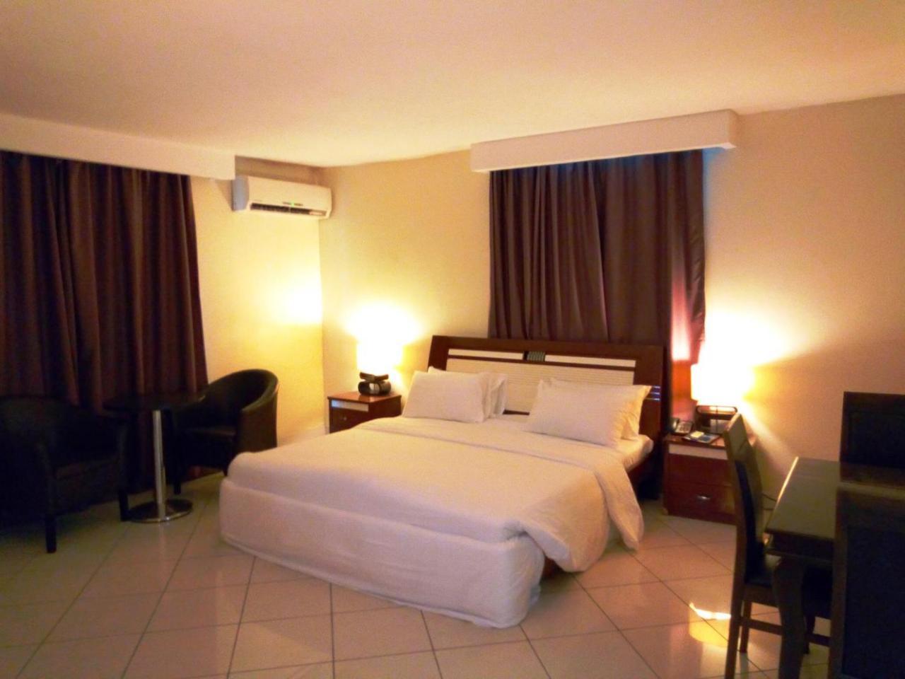 Golden Royale Hotel Enugu Bagian luar foto