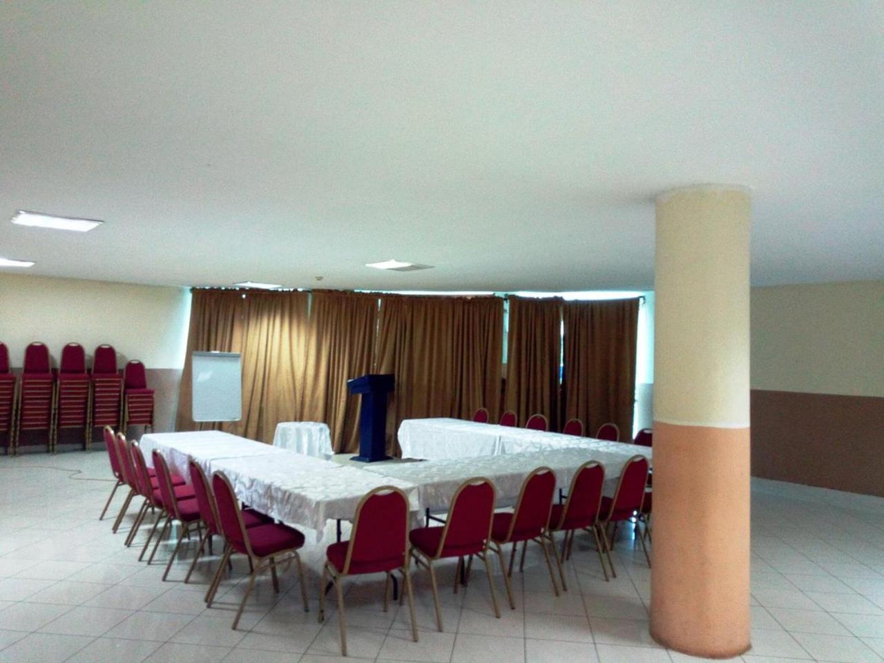 Golden Royale Hotel Enugu Bagian luar foto