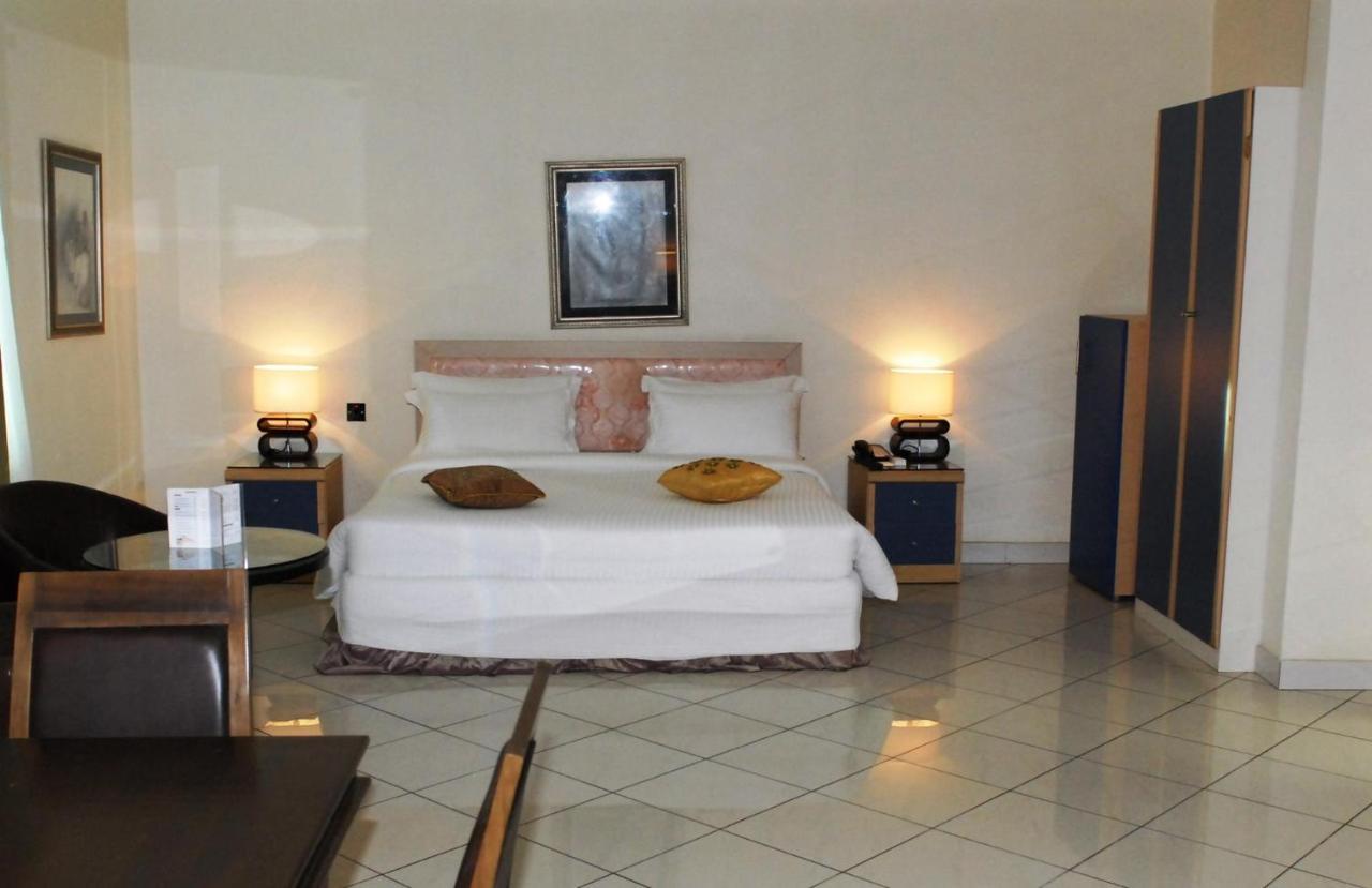 Golden Royale Hotel Enugu Bagian luar foto