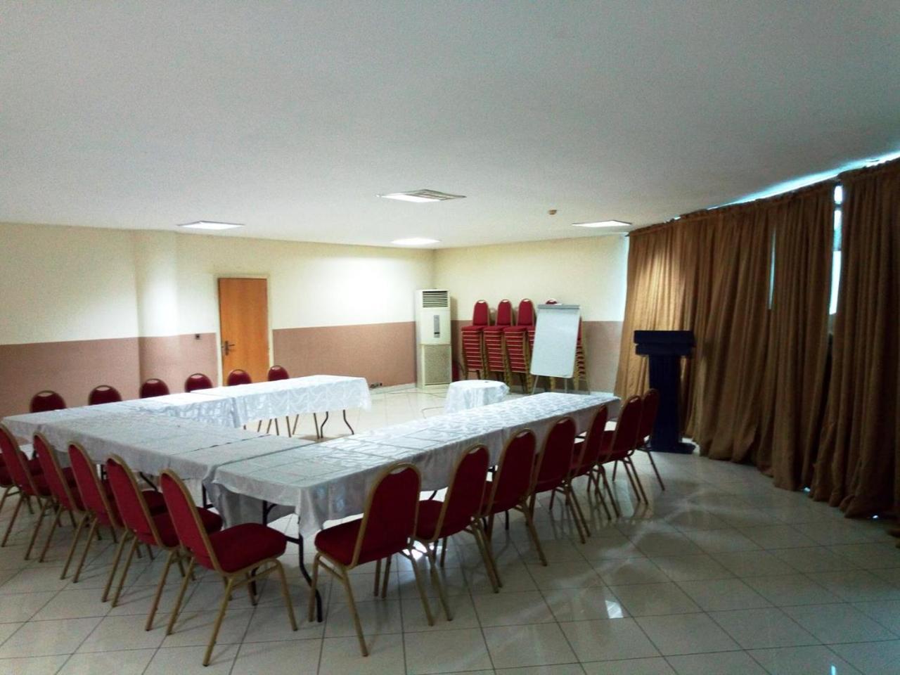 Golden Royale Hotel Enugu Bagian luar foto