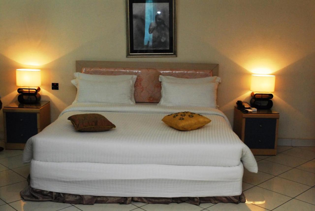 Golden Royale Hotel Enugu Bagian luar foto